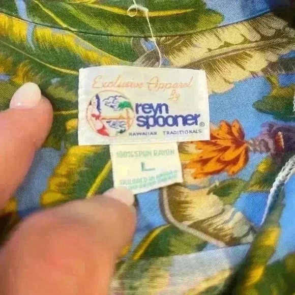 Reyn Spooner Hawaiian Shirt Men’s Size Large Classic Short Sleeve Tropical Rayon - Picture 3 of 6